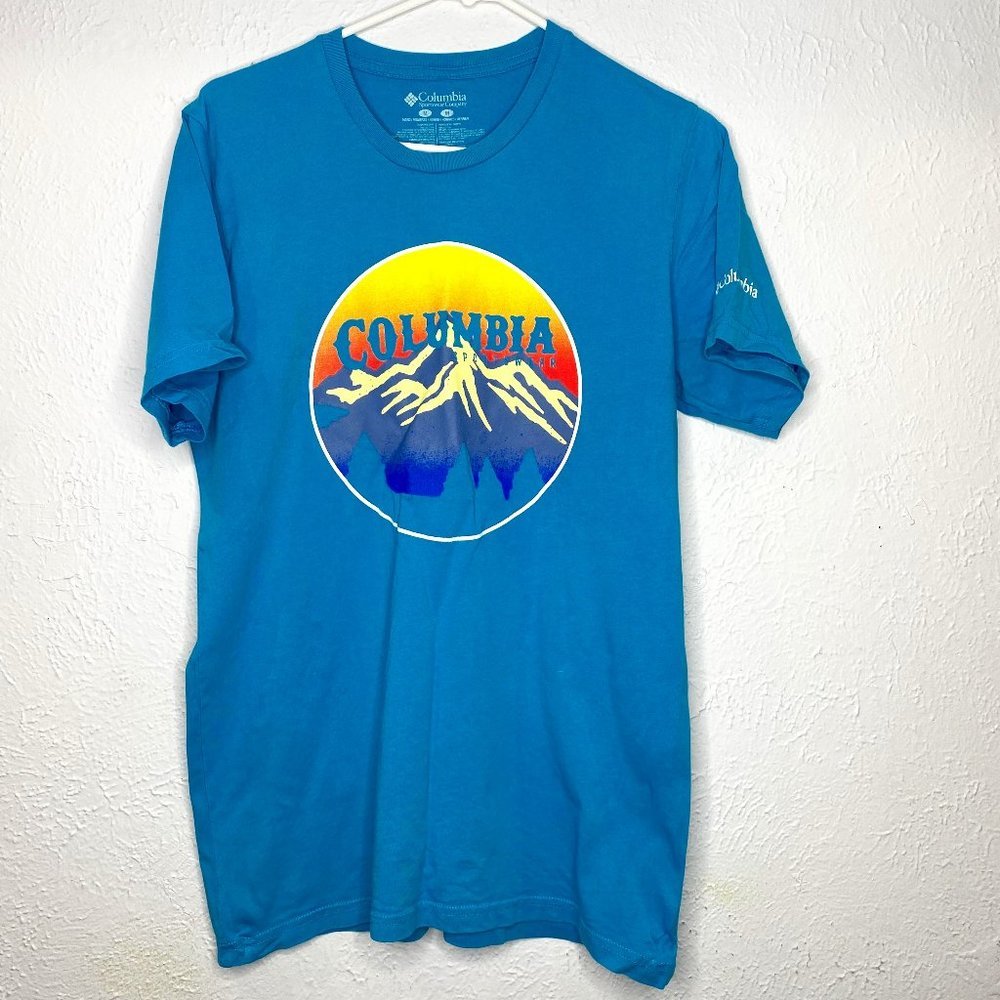Columbia men's size Medium,  turquoise blue short sleeved t shirt 100% cotton.